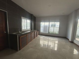 À vendre 3 chambres maison à Bang Len, Nakhon Pathom