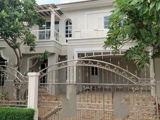 出售 4 卧室 独立屋 在 Phutthamonthon, Nakhon Pathom