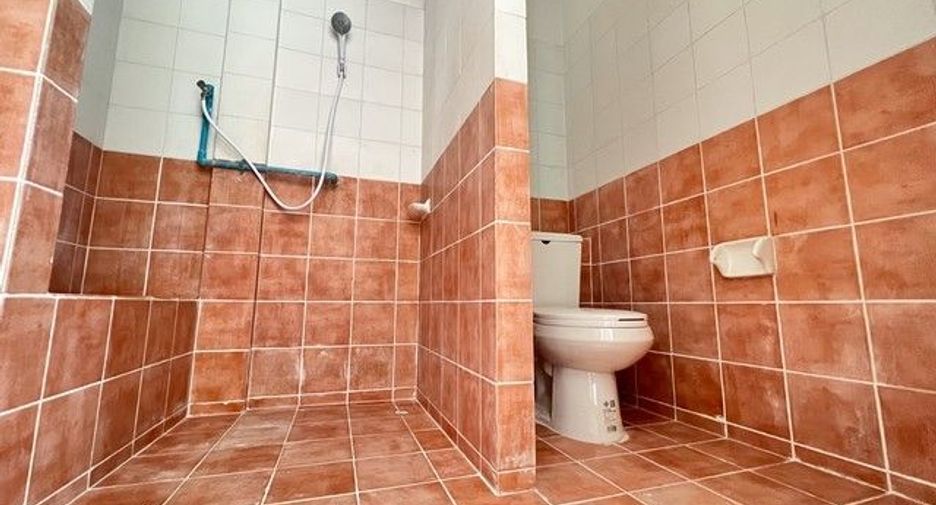 Reihenhaus zum Kauf mit 2 Zimmer in Mueang Samut Prakan, Samut Prakan