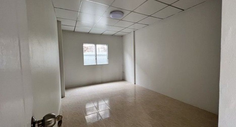 Reihenhaus zum Kauf mit 2 Zimmer in Mueang Samut Prakan, Samut Prakan