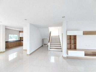 Продажа 4 спальни таунхаус в Khlong Luang, Патумтани