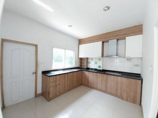 Продажа 4 спальни таунхаус в Khlong Luang, Патумтани