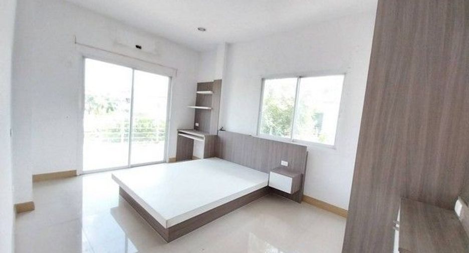 Casa adosada en venta de 4 habitaciones en Khlong Luang, Pathum Thani