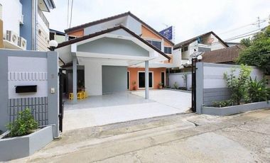 For rent 4 bedrooms house in Bang Kapi, Bangkok