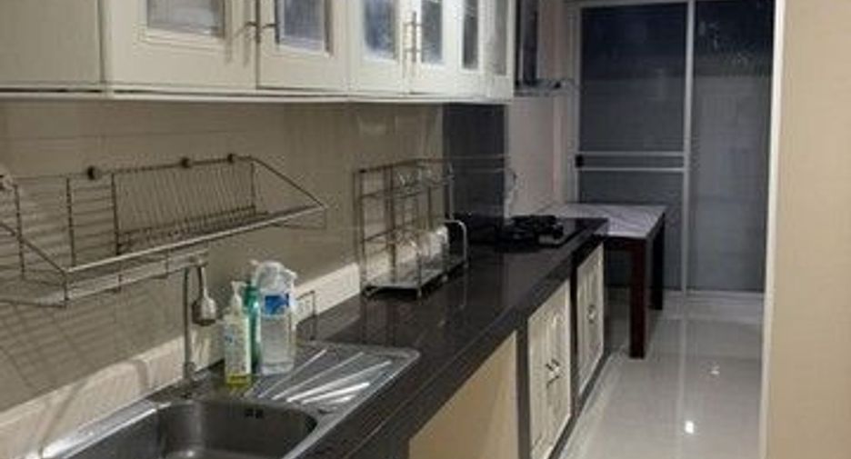 For rent 4 bedrooms house in Bang Kapi, Bangkok