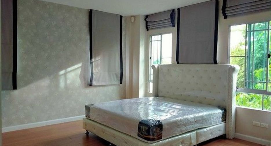 For rent 3 bedrooms house in Pak Kret, Nonthaburi