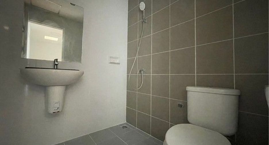Casa adosada en venta de 4 habitaciones en Thanyaburi, Pathum Thani