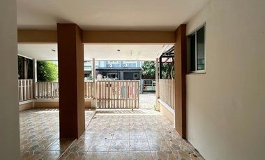 For sale 3 bedrooms townhouse in Khlong Luang, Pathum Thani