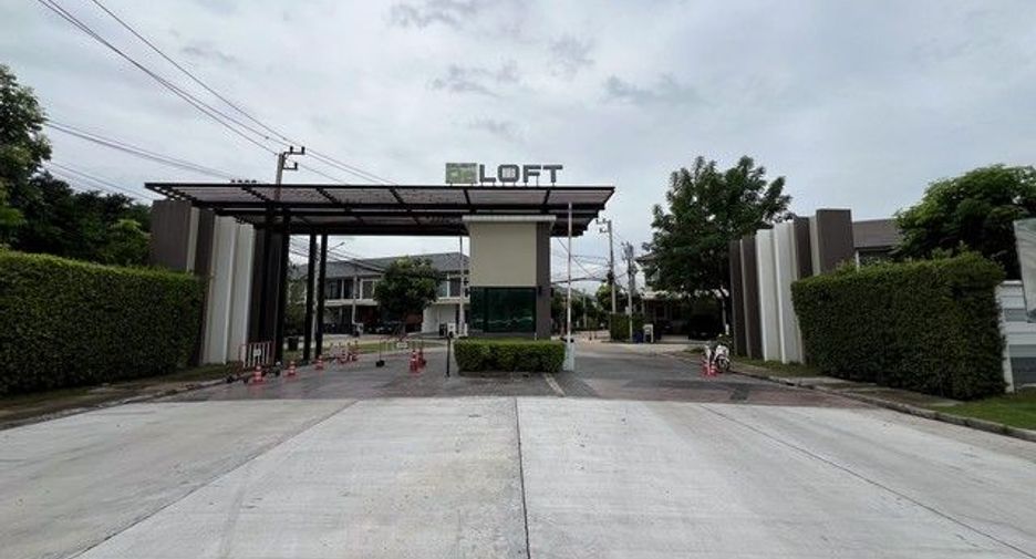 For sale 3 bedrooms townhouse in Mueang Pathum Thani, Pathum Thani
