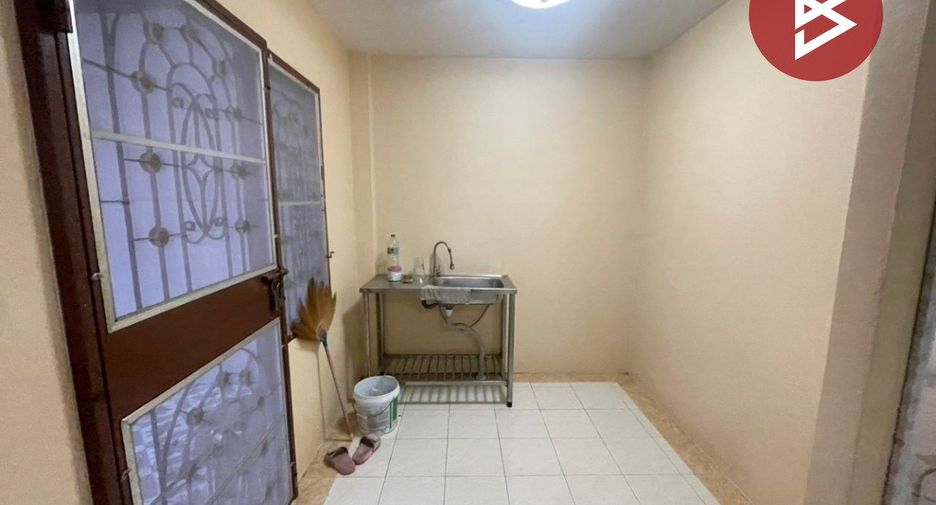 For rent 3 ベッドルーム townhouse in Mueang Chon Buri, Chonburi