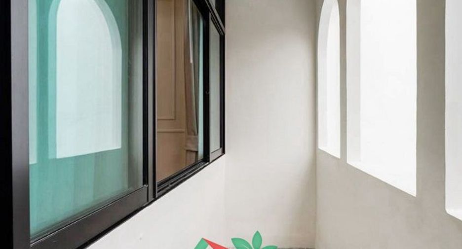 Casa adosada en venta de 2 habitaciones en Huai Khwang, Bangkok