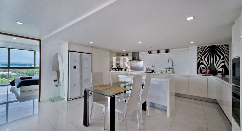 For rent 4 bedrooms condo in Bang Lamung, Chonburi