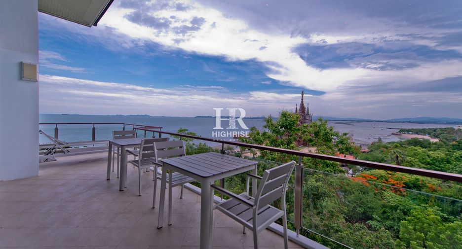 For rent 4 bedrooms condo in Bang Lamung, Chonburi