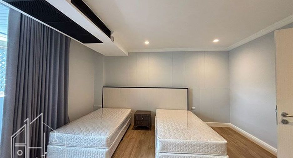 Condo en alquiler de 4 habitaciones en Khlong Toei, Bangkok