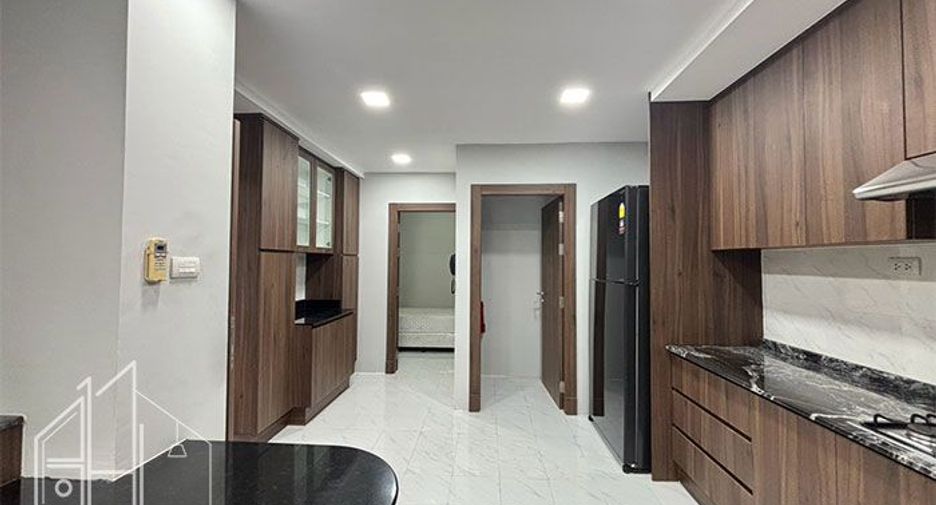 Condo en alquiler de 4 habitaciones en Khlong Toei, Bangkok