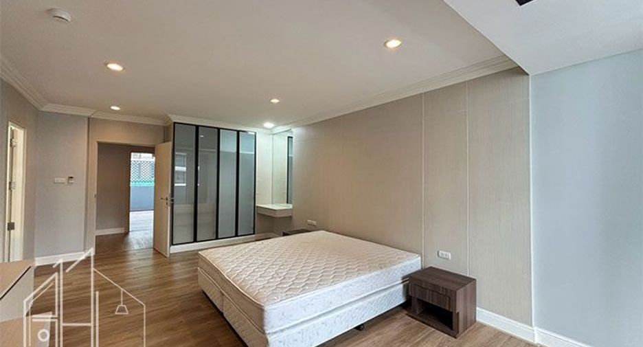 Condo en alquiler de 4 habitaciones en Khlong Toei, Bangkok