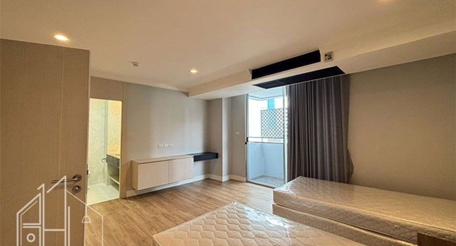 Condo en alquiler de 4 habitaciones en Khlong Toei, Bangkok