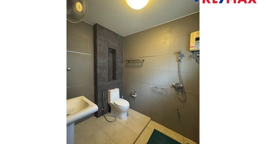 Haus zum Kauf mit 4 Zimmer in Bang Lamung, Chonburi