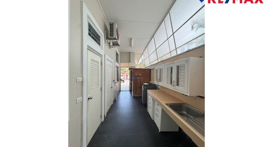 Haus zum Kauf mit 4 Zimmer in Bang Lamung, Chonburi