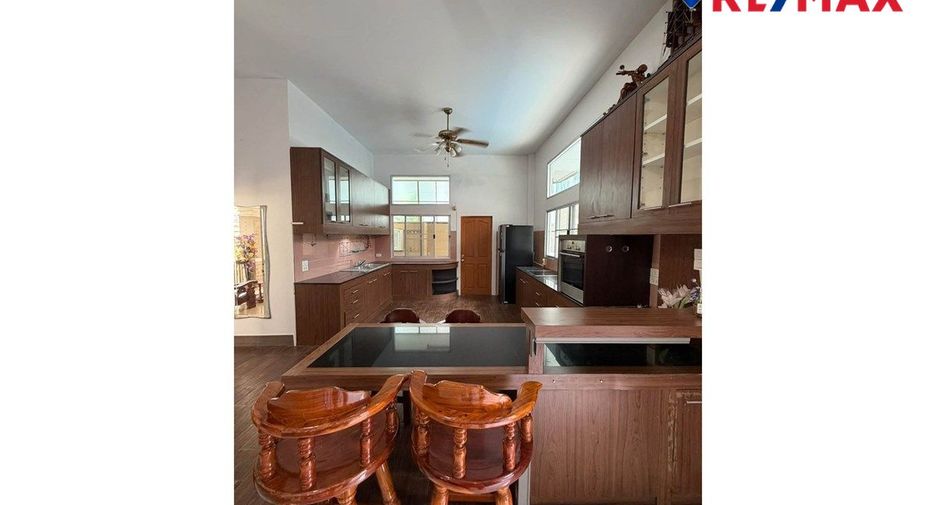 Haus zum Kauf mit 4 Zimmer in Bang Lamung, Chonburi