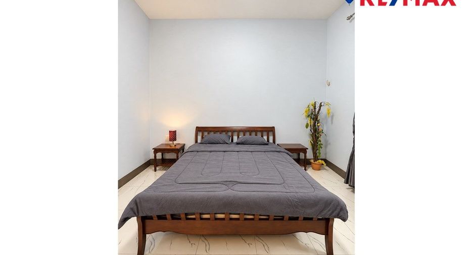Haus zum Kauf mit 4 Zimmer in Bang Lamung, Chonburi