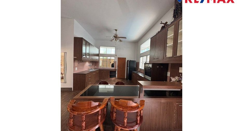 Haus zum Kauf mit 4 Zimmer in Bang Lamung, Chonburi