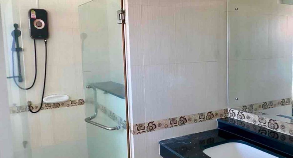 For rent 4 bedrooms house in Lat Krabang, Bangkok