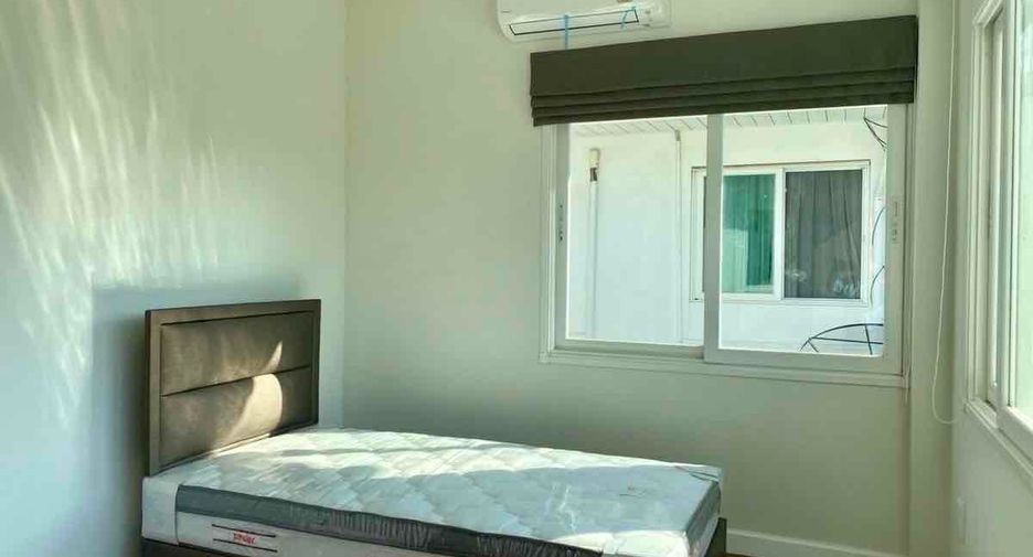 For rent 4 bedrooms house in Lat Krabang, Bangkok