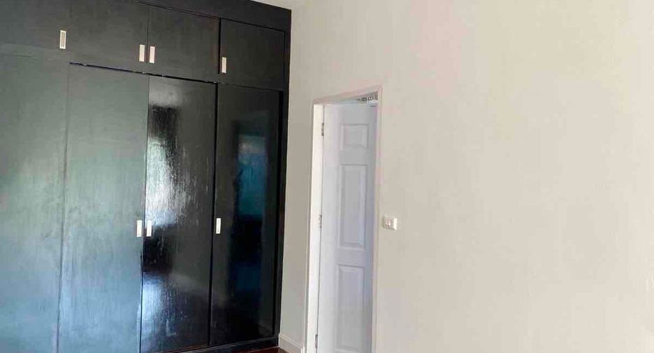 For rent 4 bedrooms house in Lat Krabang, Bangkok
