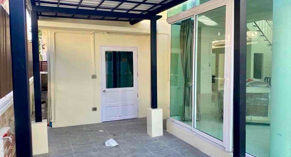 For rent 4 bedrooms house in Lat Krabang, Bangkok