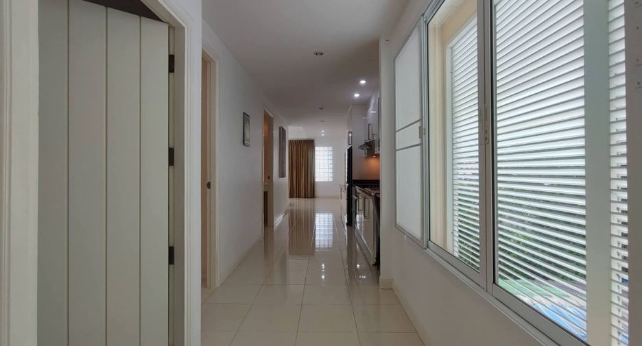 For sale 2 ベッドルーム condo in Bang Lamung, Chonburi
