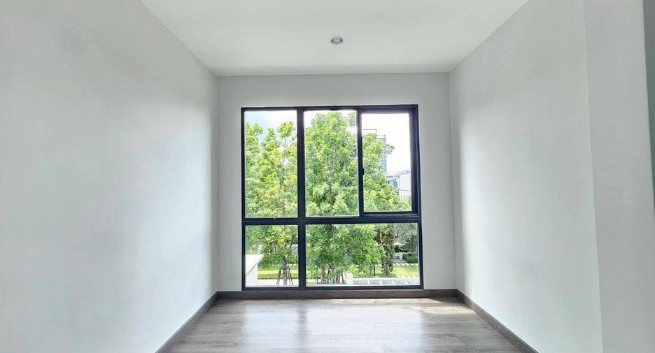 For rent 3 bedrooms townhouse in Chatuchak, Bangkok