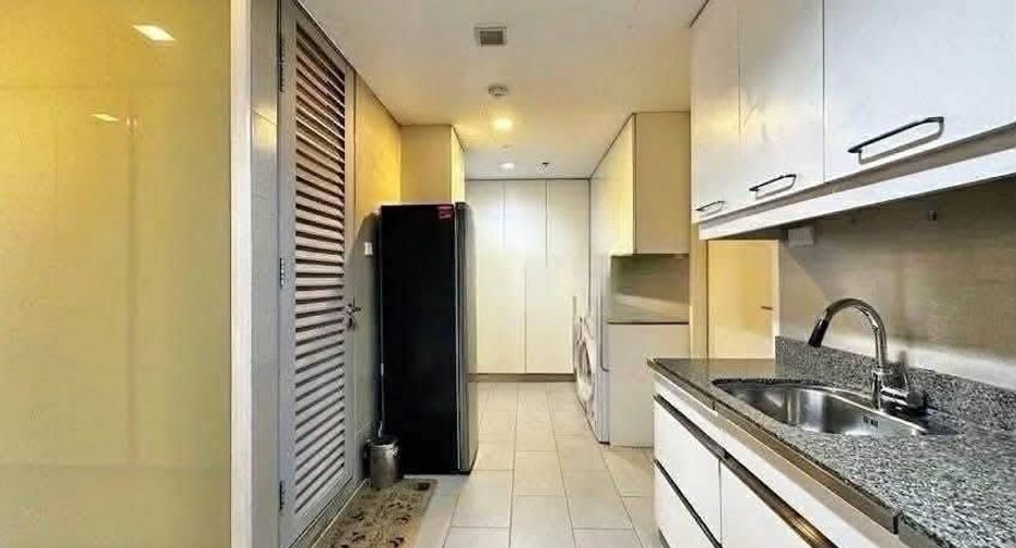 Condo en alquiler de 4 habitaciones en Sathon, Bangkok