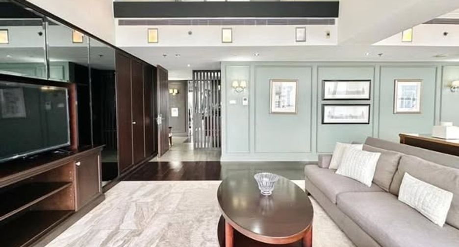 Condo en alquiler de 4 habitaciones en Sathon, Bangkok