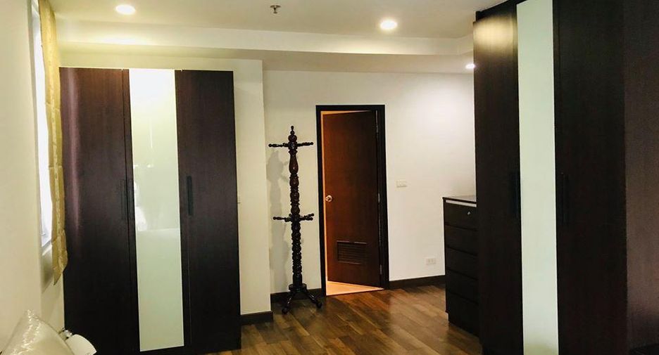 À louer 2 chambres condo à Pathum Wan, Bangkok
