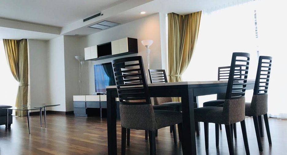 À louer 2 chambres condo à Pathum Wan, Bangkok