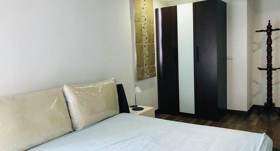 À louer 2 chambres condo à Pathum Wan, Bangkok