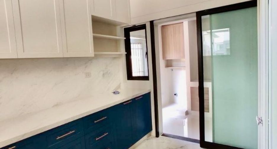 For sale 3 bedrooms house in Bang Phli, Samut Prakan