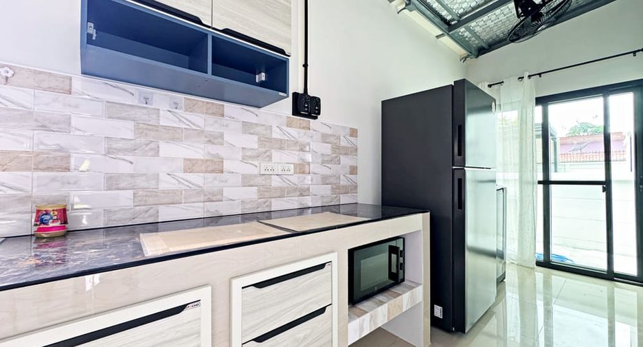 Casa en alquiler de 4 habitaciones en Bang Lamung, Chonburi