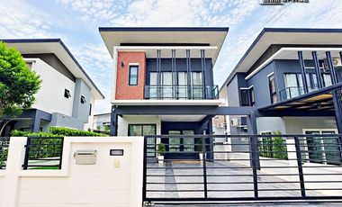 Casa en alquiler de 4 habitaciones en Bang Lamung, Chonburi