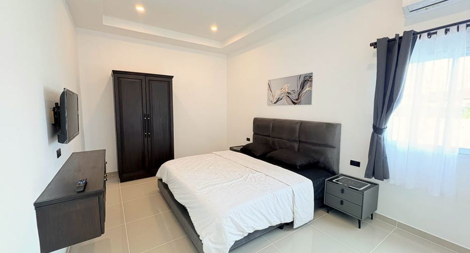Villa en alquiler y en venta de 6 habitaciones en Bang Lamung, Chonburi