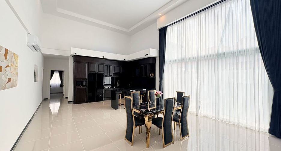 Villa en alquiler y en venta de 6 habitaciones en Bang Lamung, Chonburi
