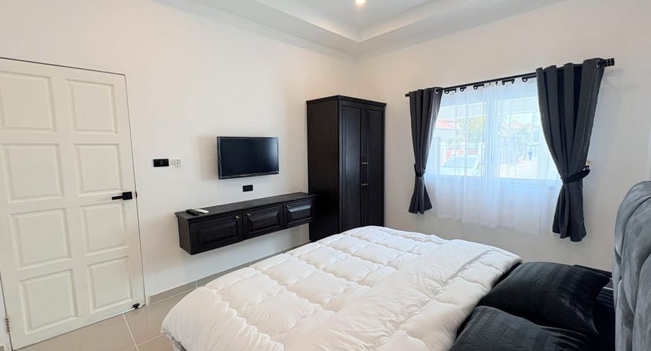 Villa en alquiler y en venta de 6 habitaciones en Bang Lamung, Chonburi