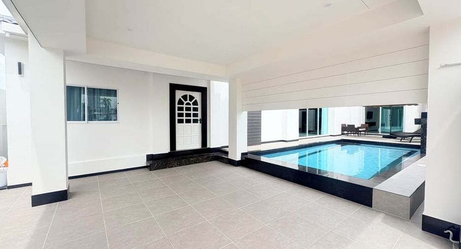 Villa en alquiler y en venta de 6 habitaciones en Bang Lamung, Chonburi