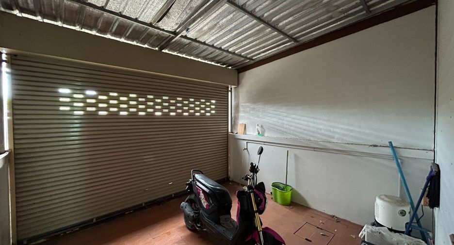 Gewerbefläche zum Kauf mit 4 Zimmer in Mueang Chon Buri, Chonburi