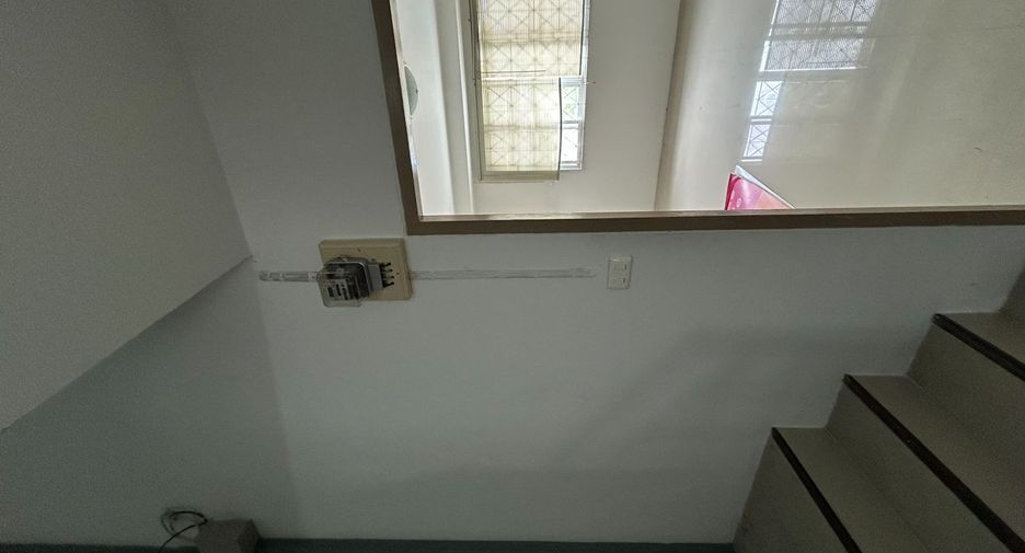 Gewerbefläche zum Kauf mit 4 Zimmer in Mueang Chon Buri, Chonburi