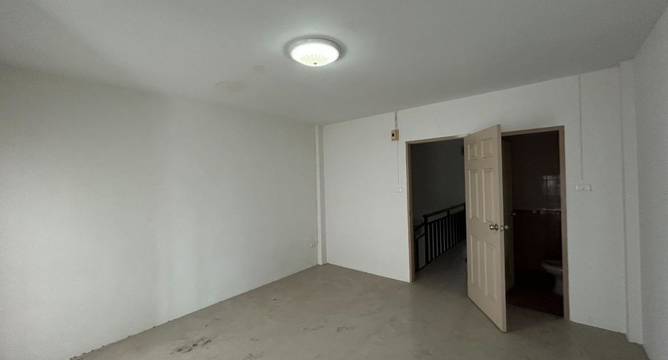 Gewerbefläche zum Kauf mit 4 Zimmer in Mueang Chon Buri, Chonburi