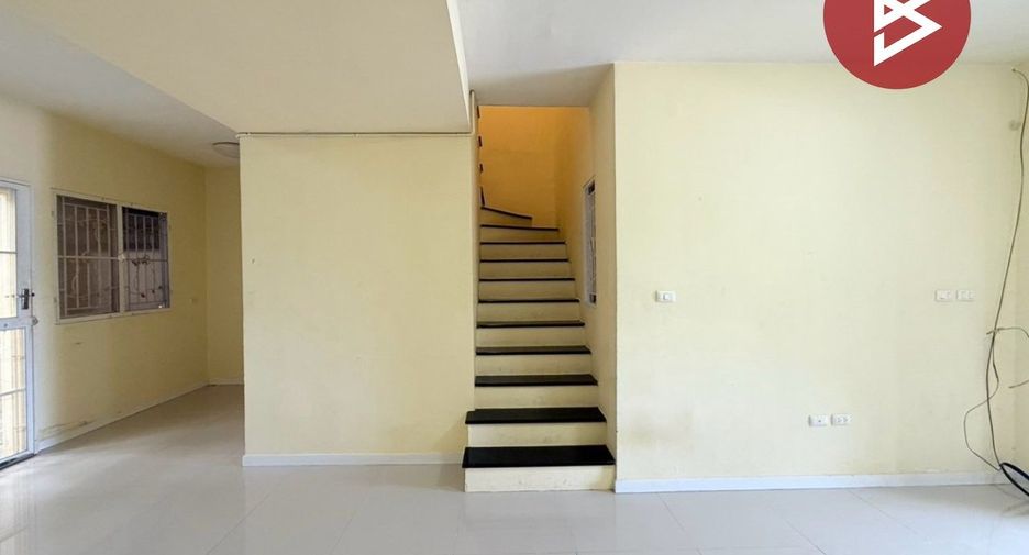 出售 3 卧室 联排别墅 在 Mueang Pathum Thani, Pathum Thani