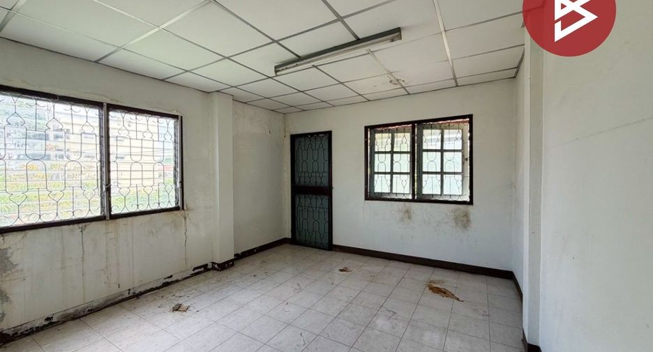 Reihenhaus zum Kauf mit 2 Zimmer in Mueang Saraburi, Saraburi