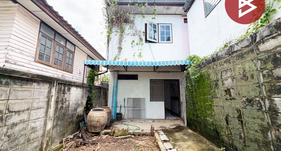 Reihenhaus zum Kauf mit 2 Zimmer in Mueang Saraburi, Saraburi